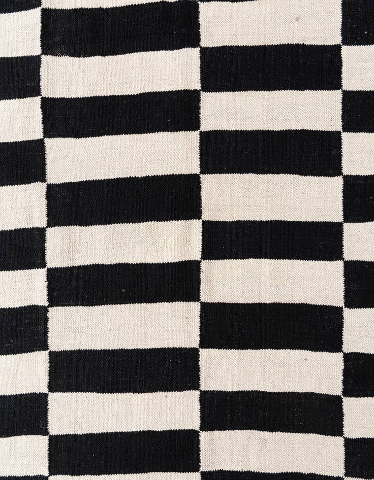 Detail image of 5' 5 x 7' 9  Hand Woven Kilim Modern Wool Rug