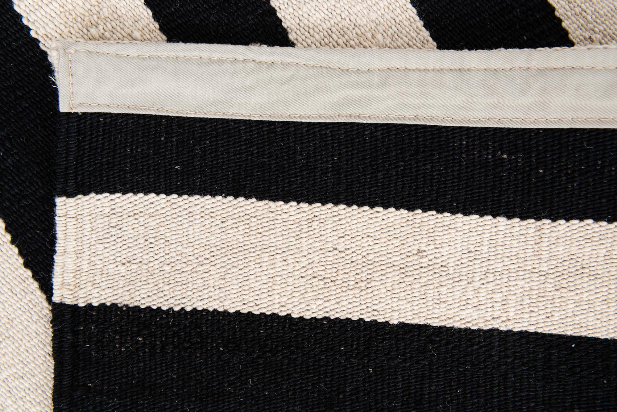 5' 5 x 7' 9 Hand Woven Kilim Modern Wool Rug