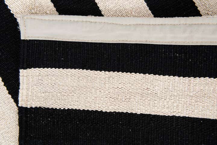 5' 5 x 7' 9 Hand Woven Kilim Modern Wool Rug