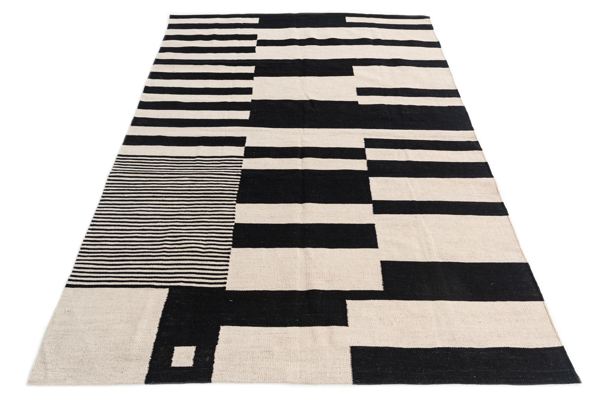 5' 6 x 7' 9 Hand Woven Kilim Modern Wool Rug