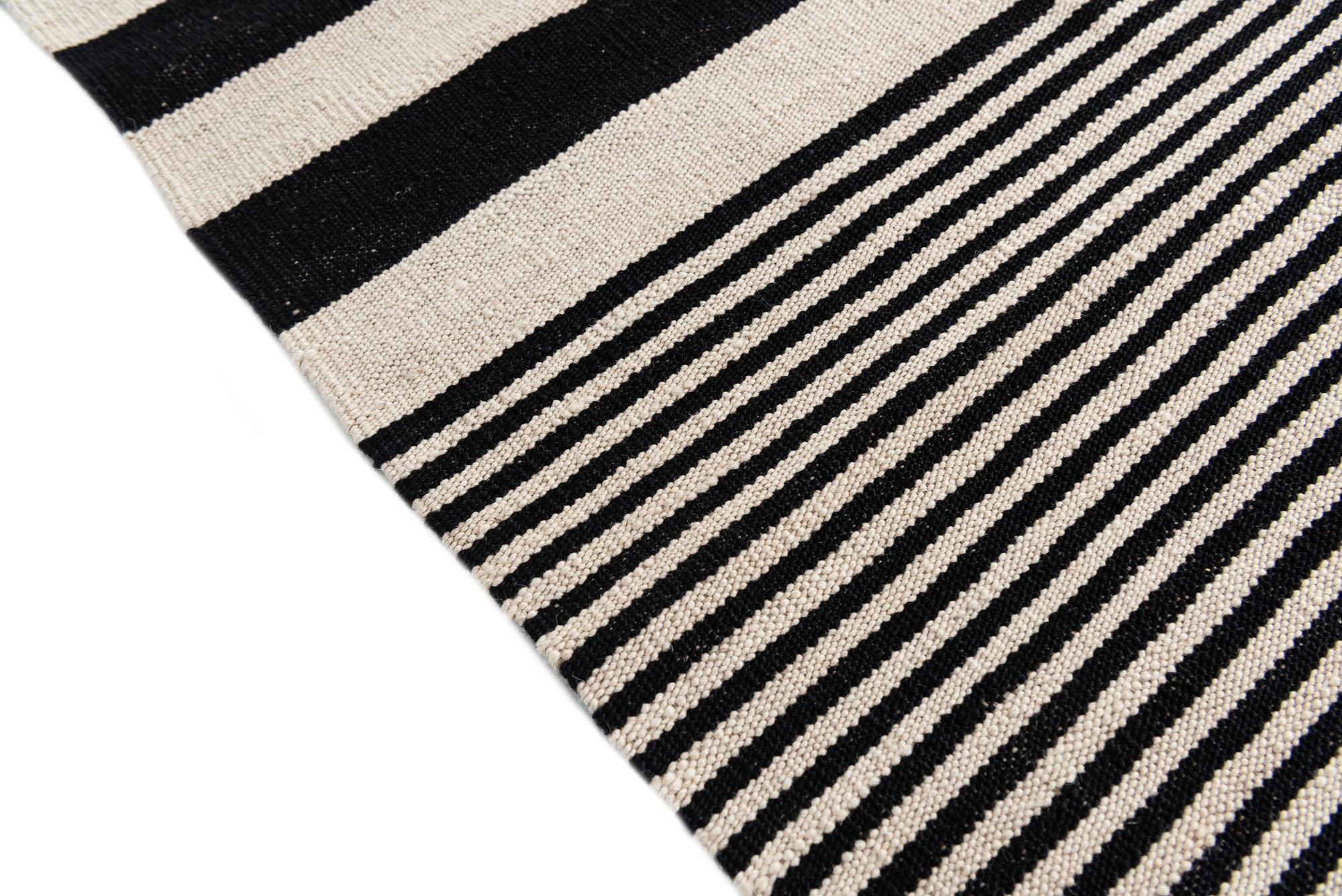 5' 6 x 7' 9 Hand Woven Kilim Modern Wool Rug