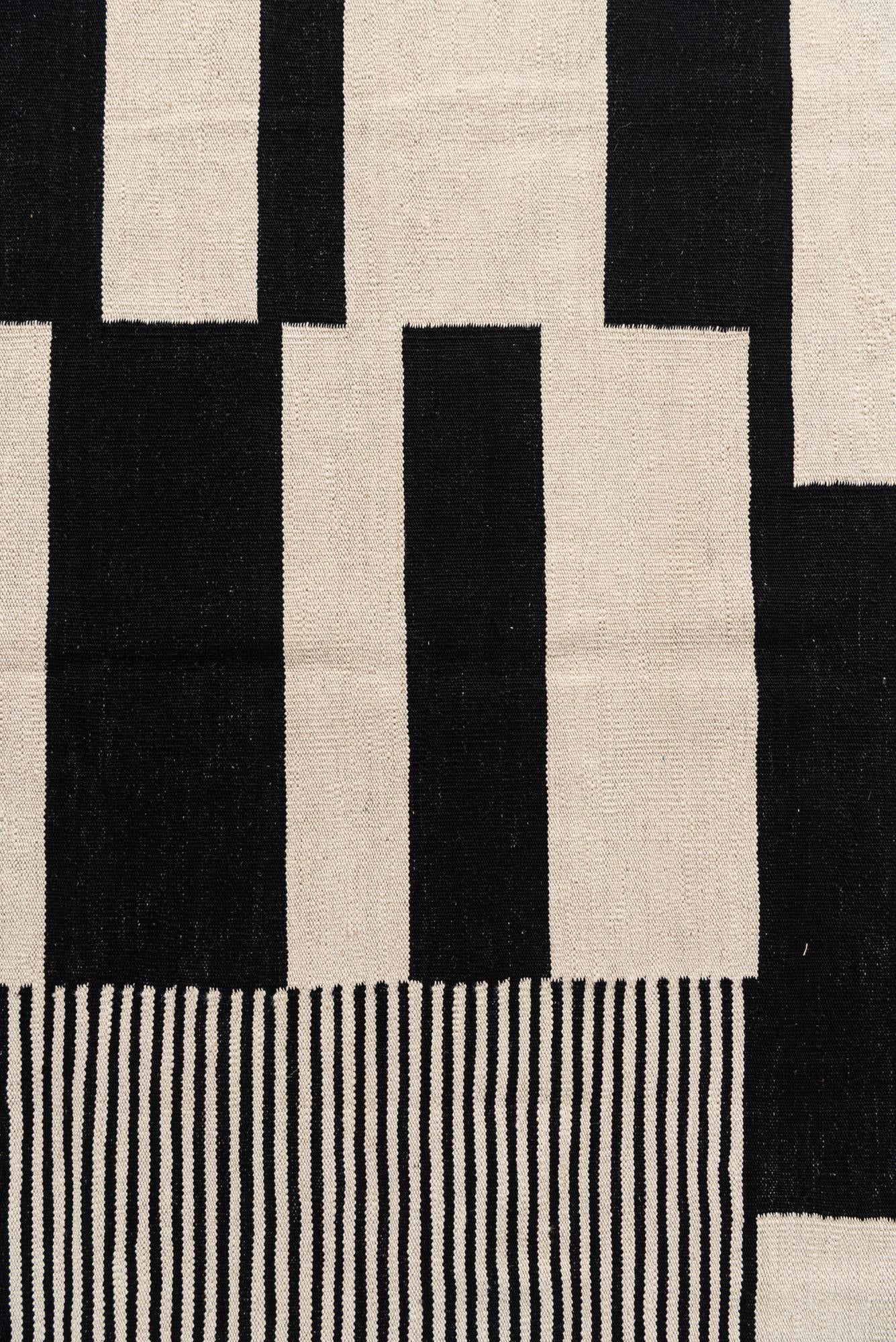 5' 6 x 7' 9 Hand Woven Kilim Modern Wool Rug