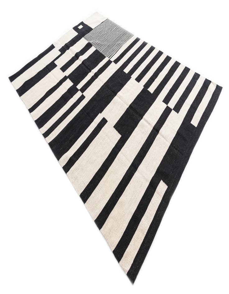 Detail image of 5' 8 x 7' 10  Hand Woven Kilim Modern Wool Rug