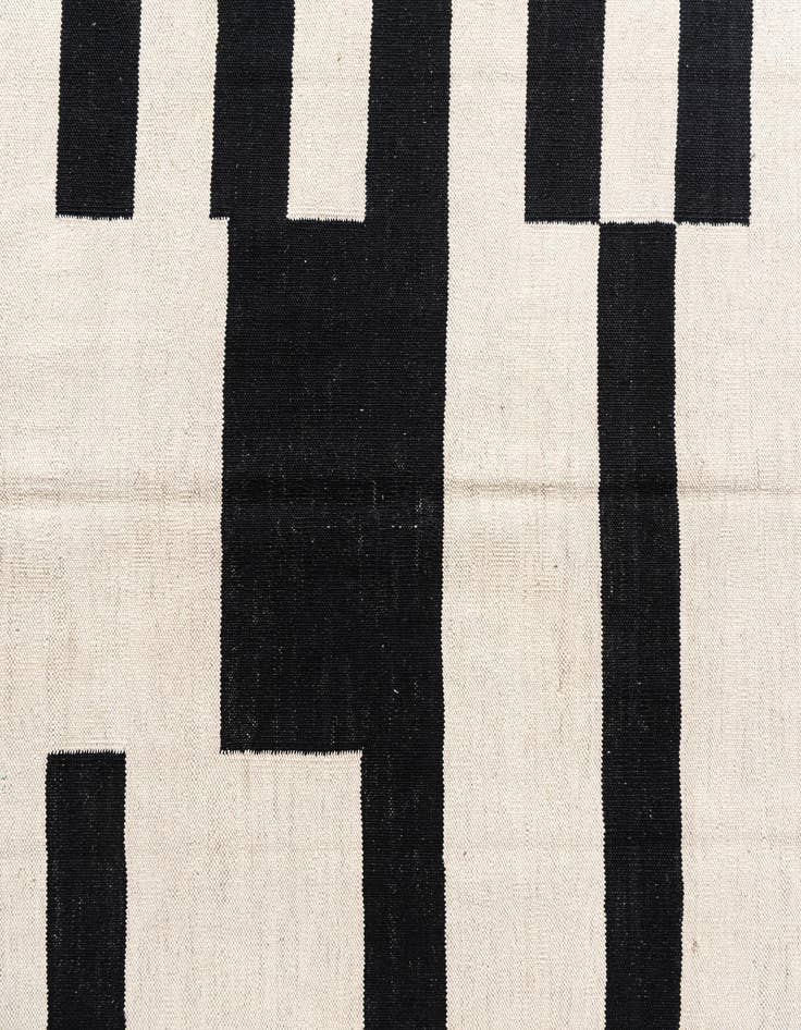 Detail image of 5' 8 x 7' 10  Hand Woven Kilim Modern Wool Rug