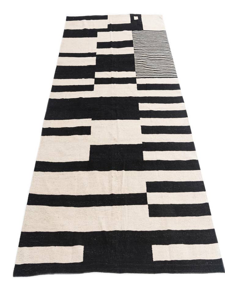 Detail image of 5' 8 x 7' 9  Hand Woven Kilim Modern Wool Rug