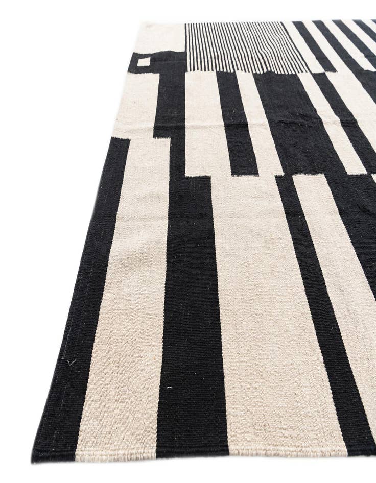 Detail image of 5' 8 x 7' 9  Hand Woven Kilim Modern Wool Rug