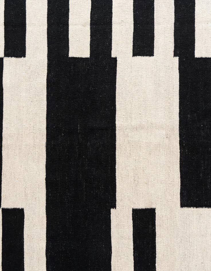 Detail image of 5' 8 x 7' 9  Hand Woven Kilim Modern Wool Rug