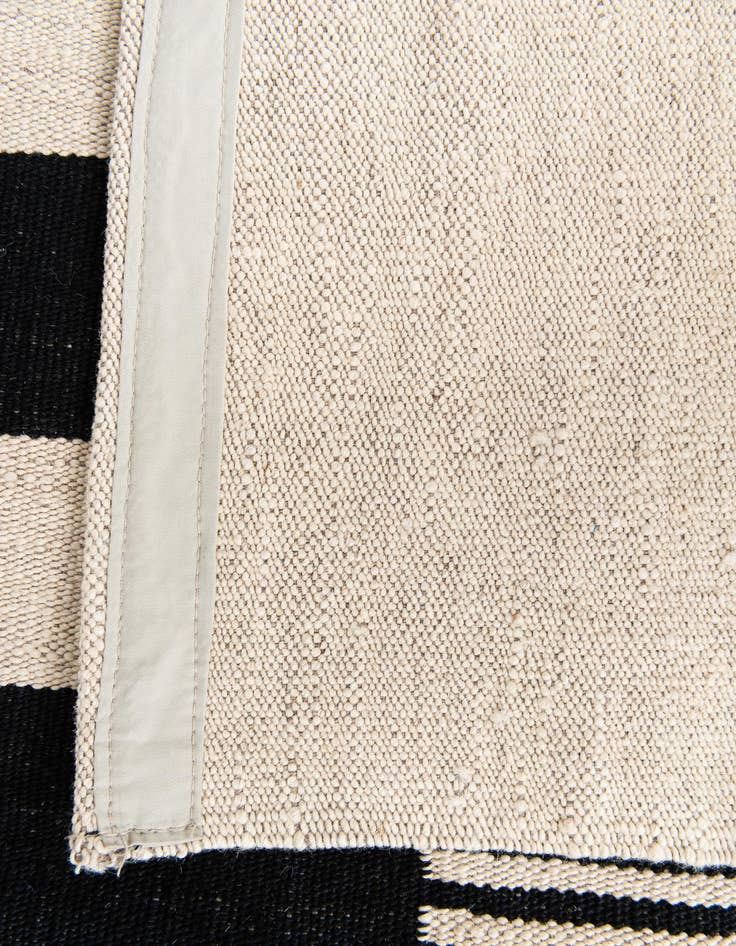 Detail image of 5' 8 x 7' 9  Hand Woven Kilim Modern Wool Rug