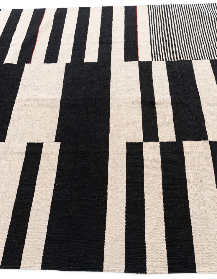 Detail image of 5' 9 x 7' 8  Hand Woven Kilim Modern Wool Rug