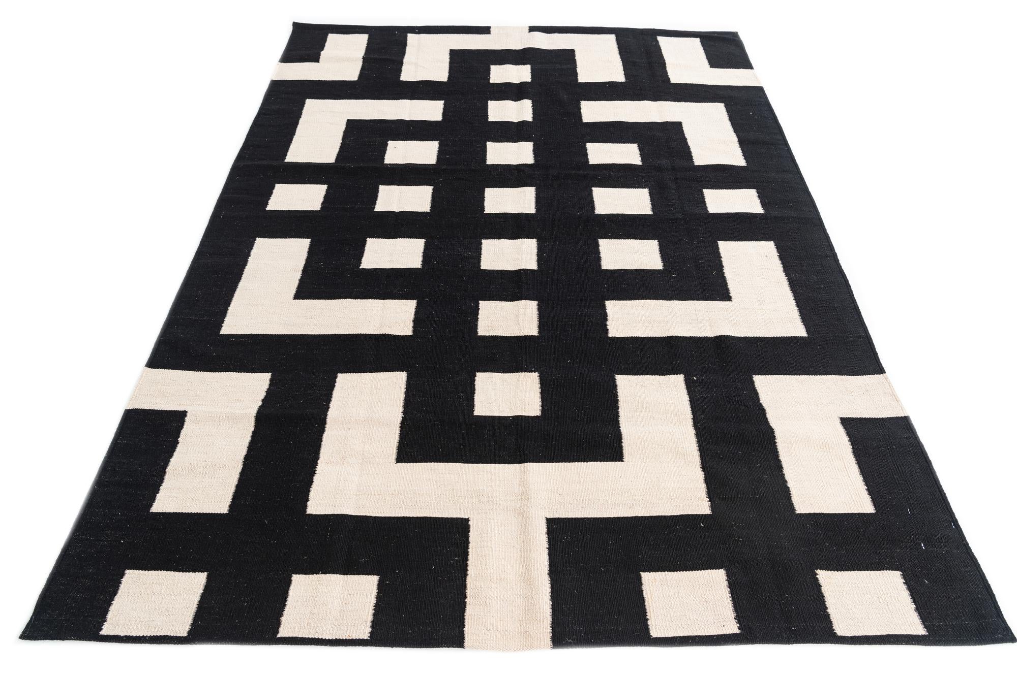 5' 9 x 7' 10 Hand Woven Kilim Modern Wool Rug