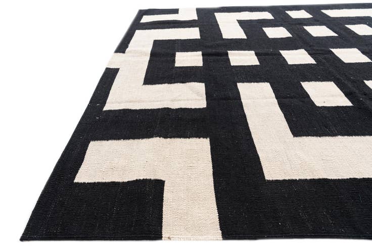 Detail image of 5' 9 x 7' 10 Hand Woven Kilim Modern Wool Rug