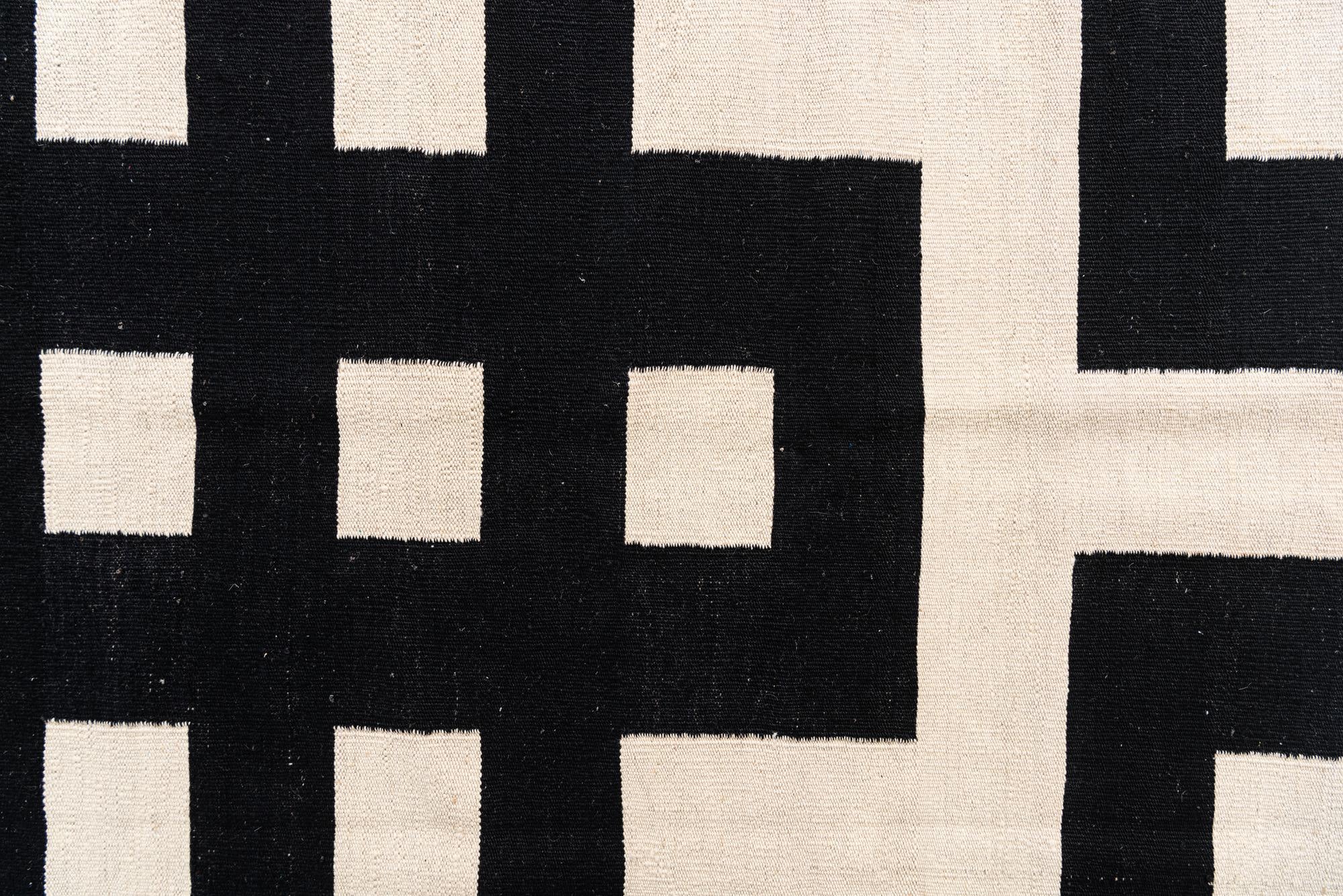 5' 9 x 7' 10 Hand Woven Kilim Modern Wool Rug