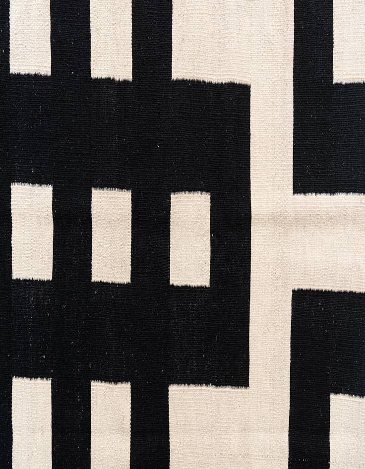 Detail image of 5' 9 x 7' 10  Hand Woven Kilim Modern Wool Rug