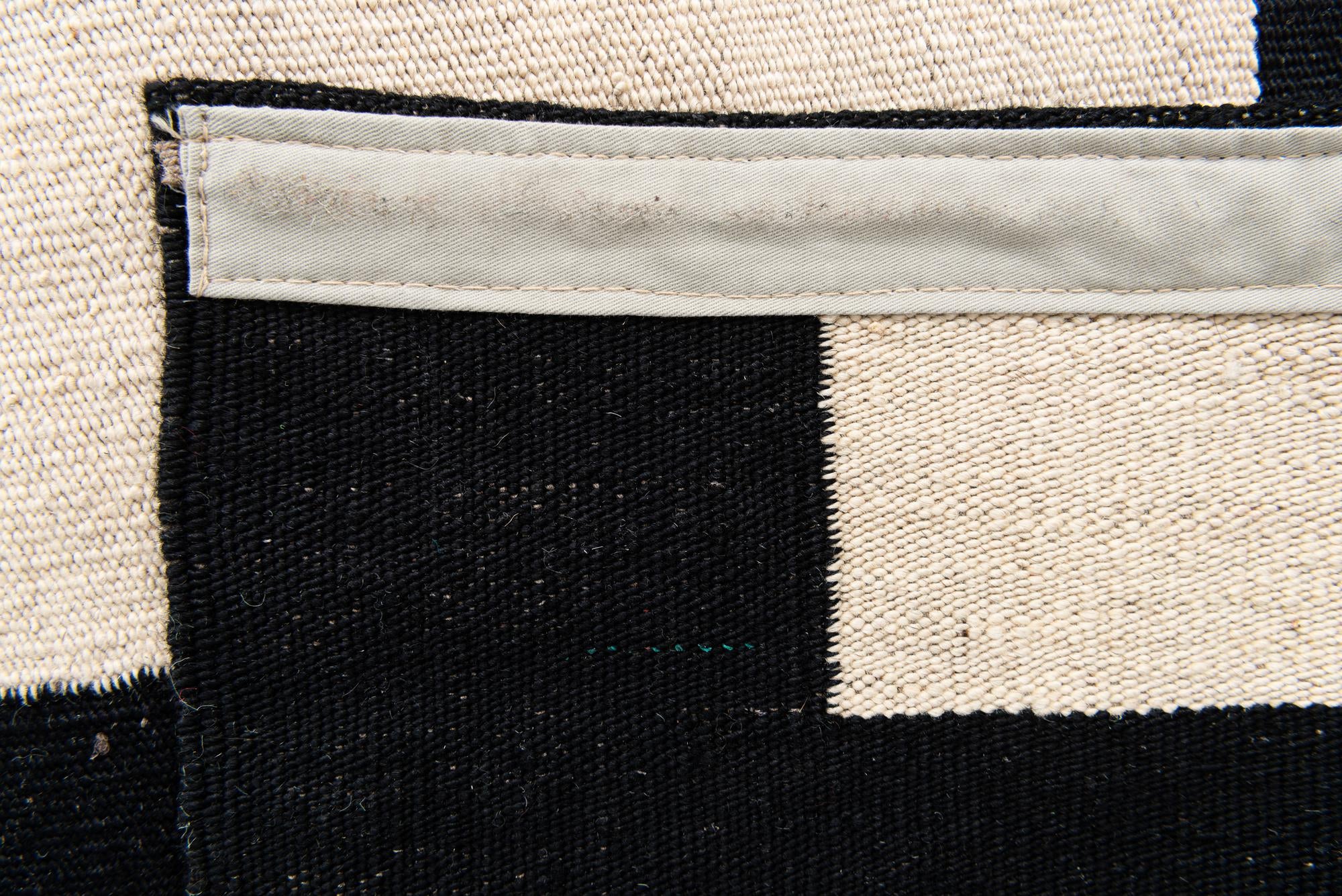 5' 9 x 7' 10 Hand Woven Kilim Modern Wool Rug