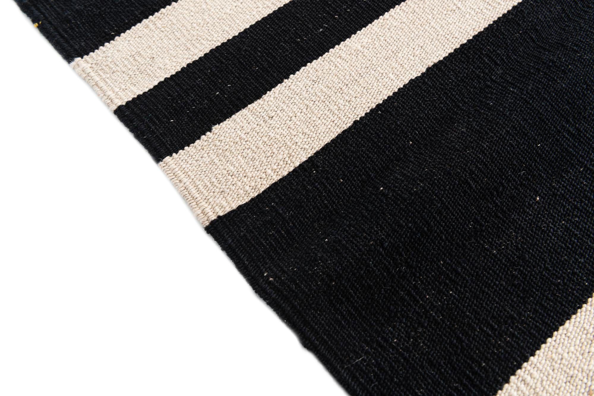 4' 9 x 6' 9 Hand Woven Kilim Modern Wool Rug