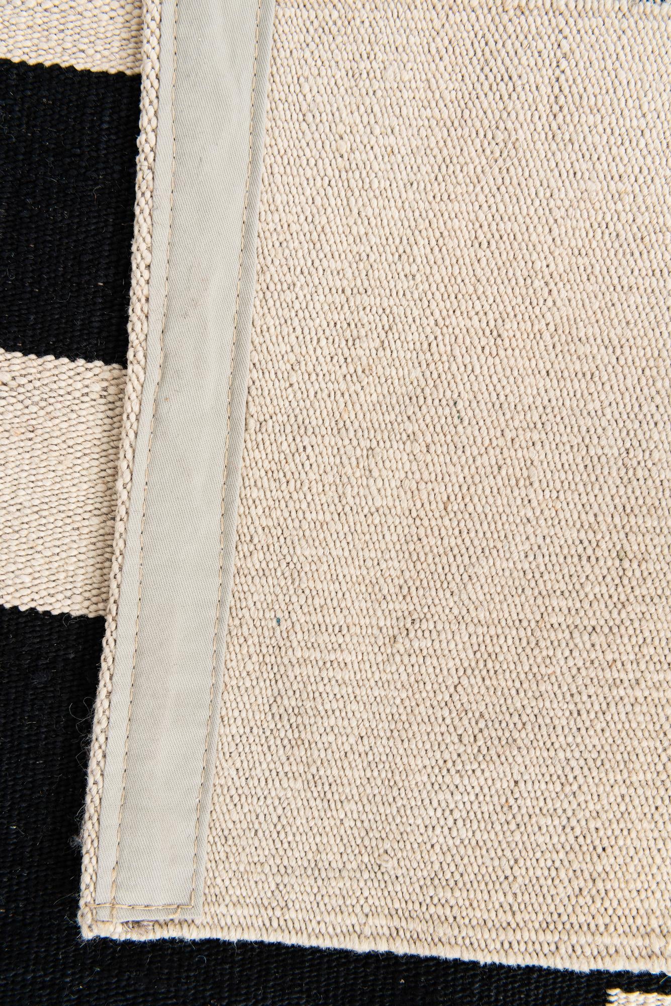 4' 9 x 6' 9 Hand Woven Kilim Modern Wool Rug