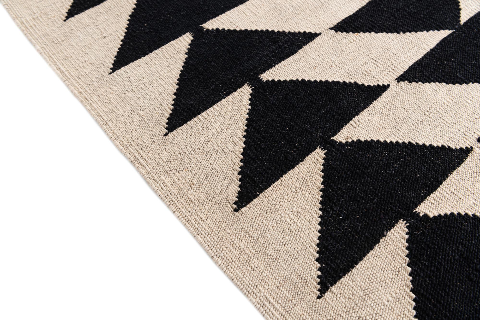 6' 9 x 9' 6 Hand Woven Kilim Modern Wool Rug