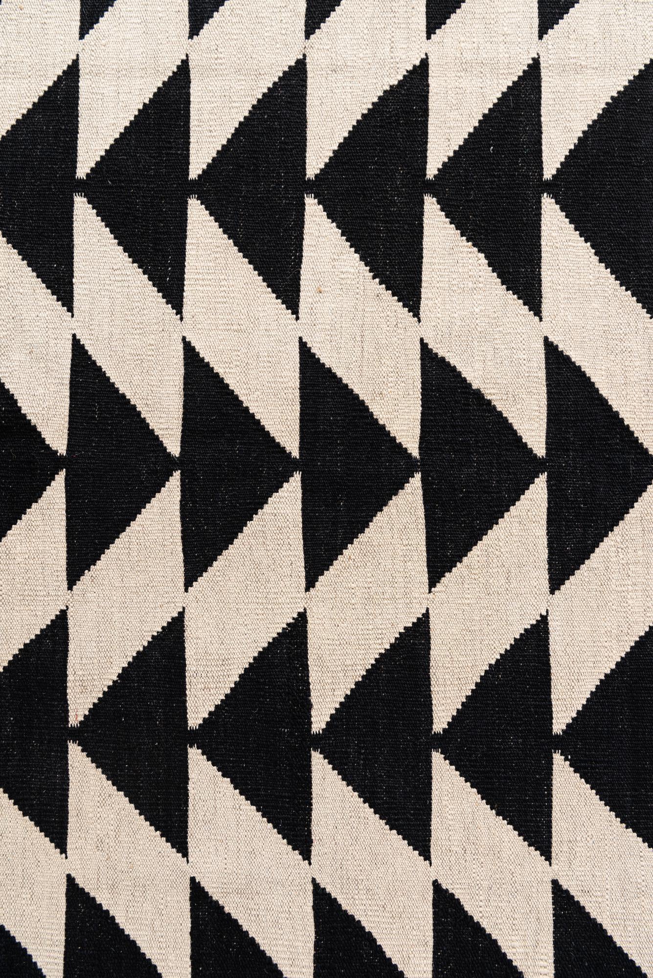 6' 9 x 9' 6 Hand Woven Kilim Modern Wool Rug