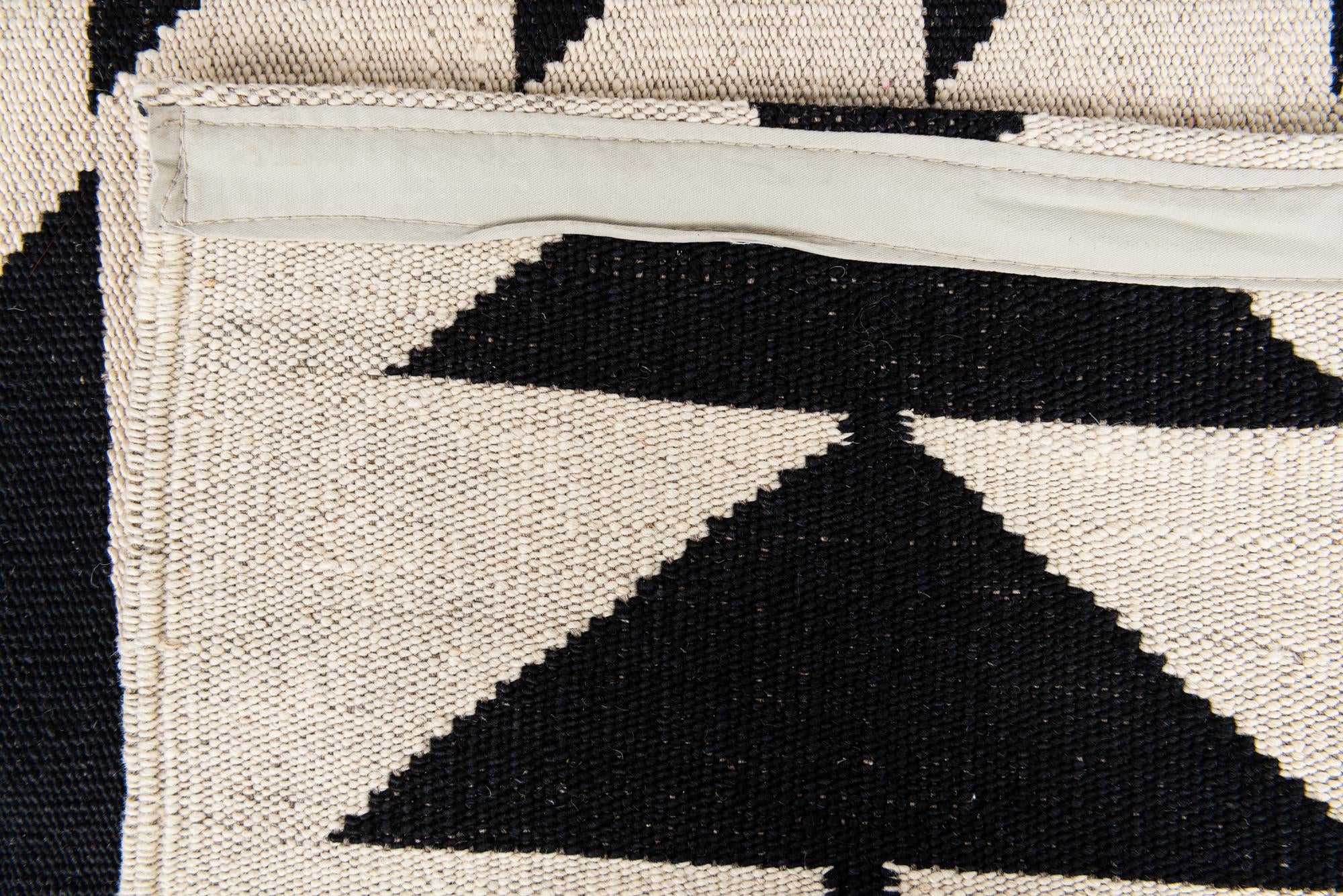 6' 9 x 9' 6 Hand Woven Kilim Modern Wool Rug