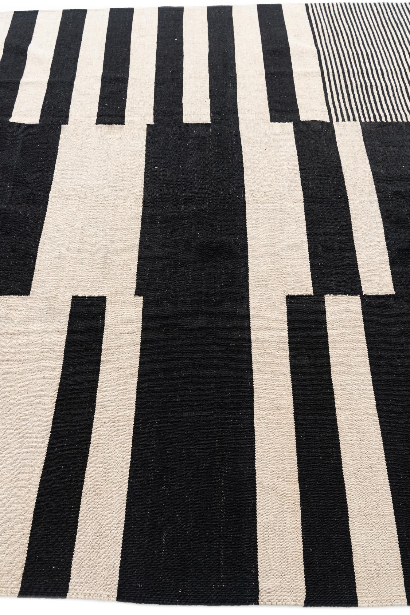 6' 9 x 10' 7 Hand Woven Kilim Modern Wool Rug