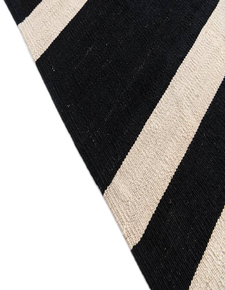 Detail image of 6' 9 x 10' 7  Hand Woven Kilim Modern Wool Rug