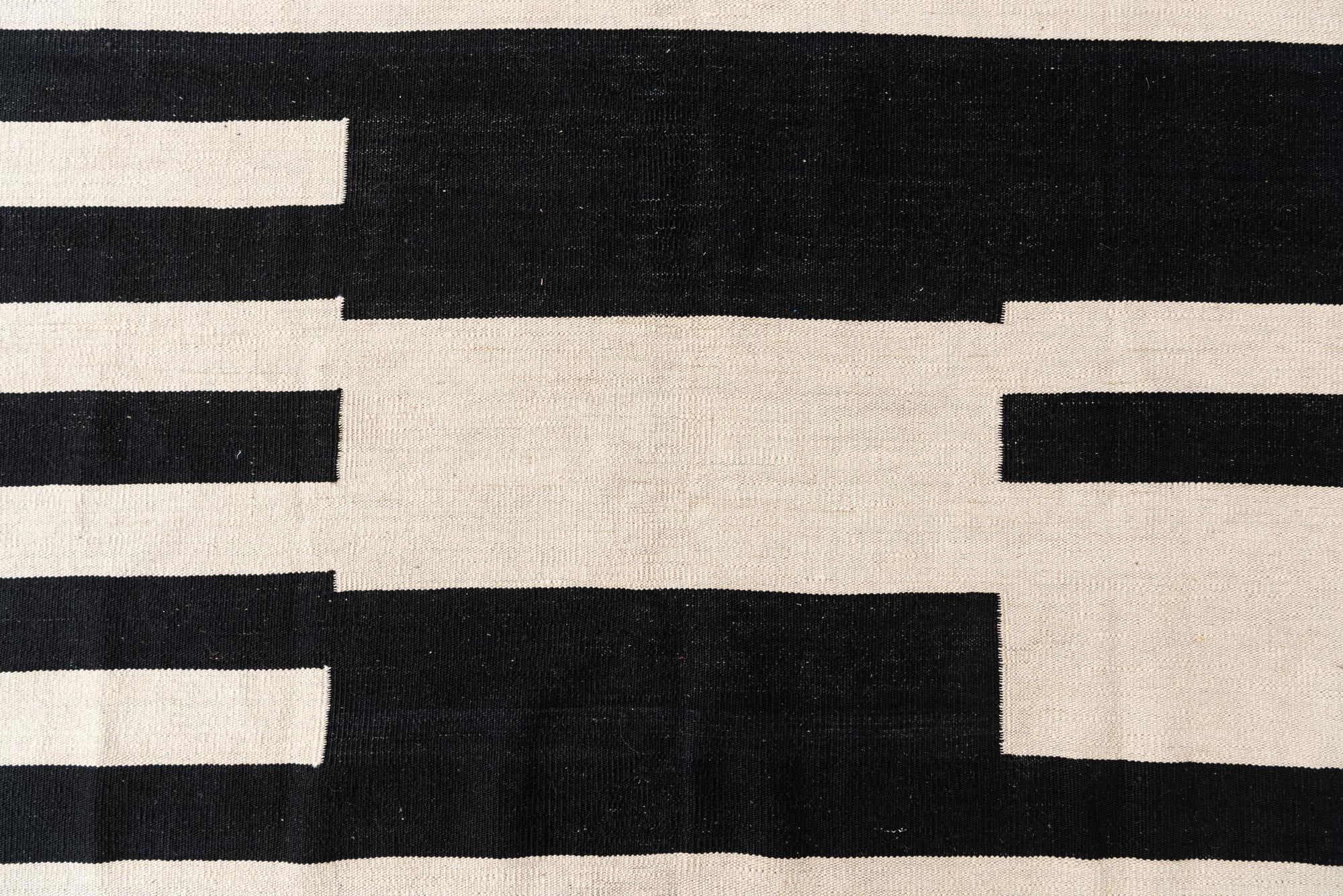 6' 9 x 10' 7 Hand Woven Kilim Modern Wool Rug