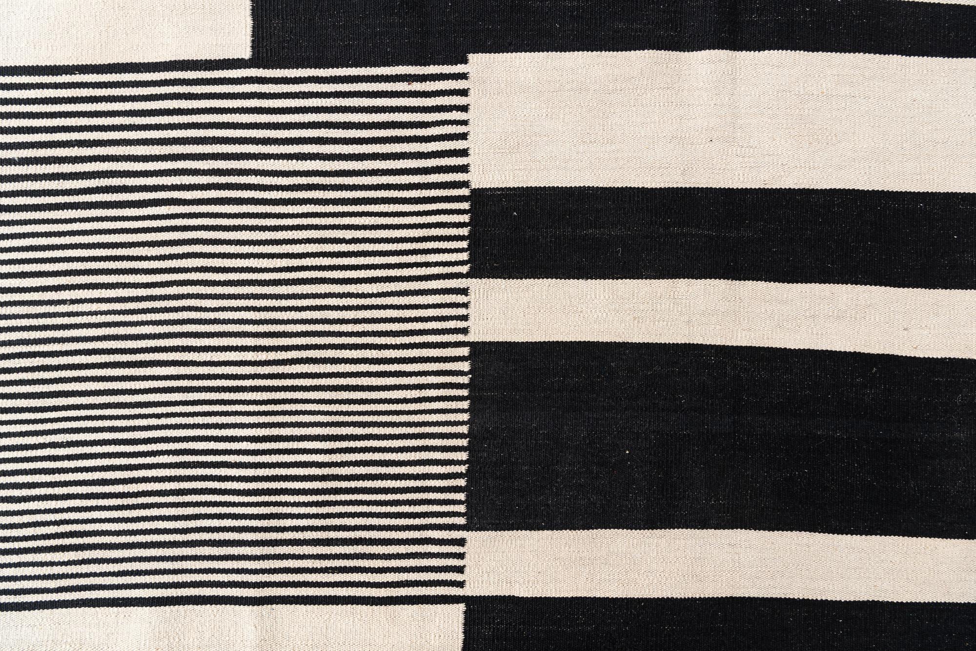 6' 9 x 10' 7 Hand Woven Kilim Modern Wool Rug