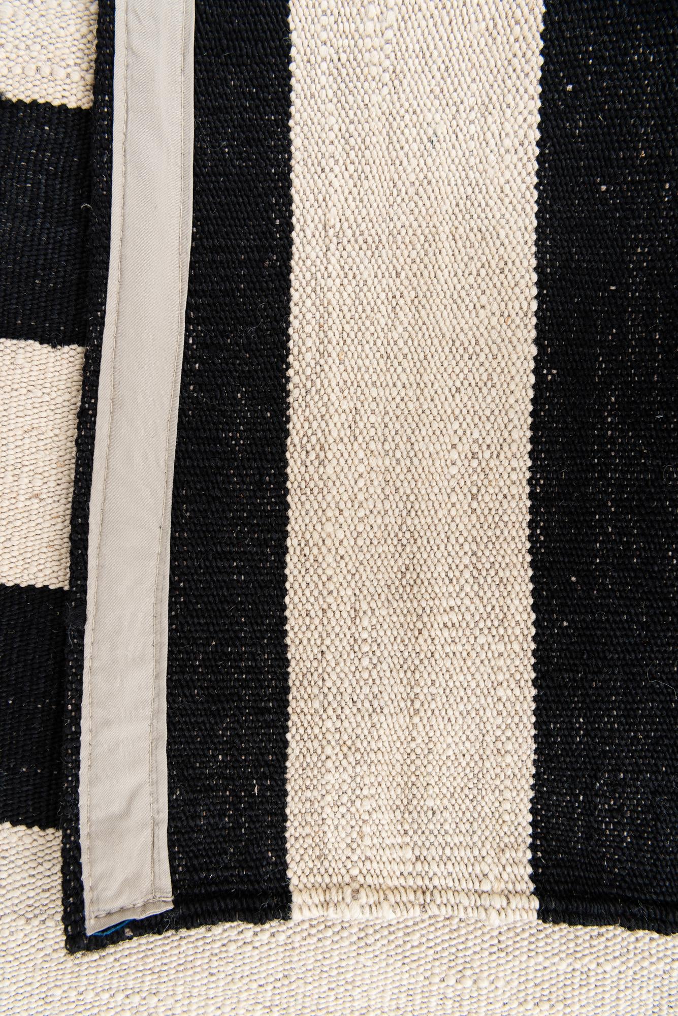 6' 9 x 10' 7 Hand Woven Kilim Modern Wool Rug