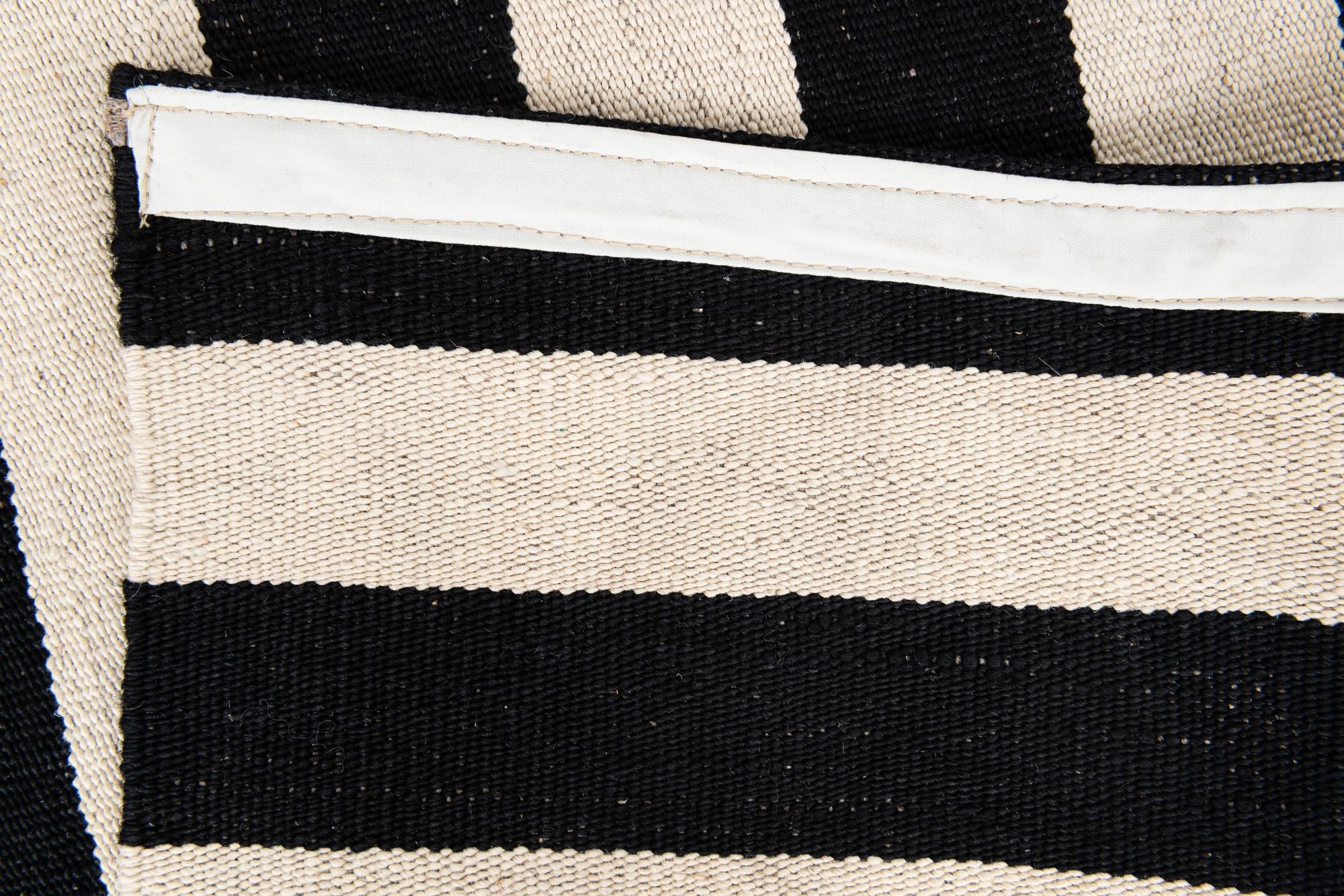 5' 6 x 8' 1 Hand Woven Kilim Modern Wool Rug