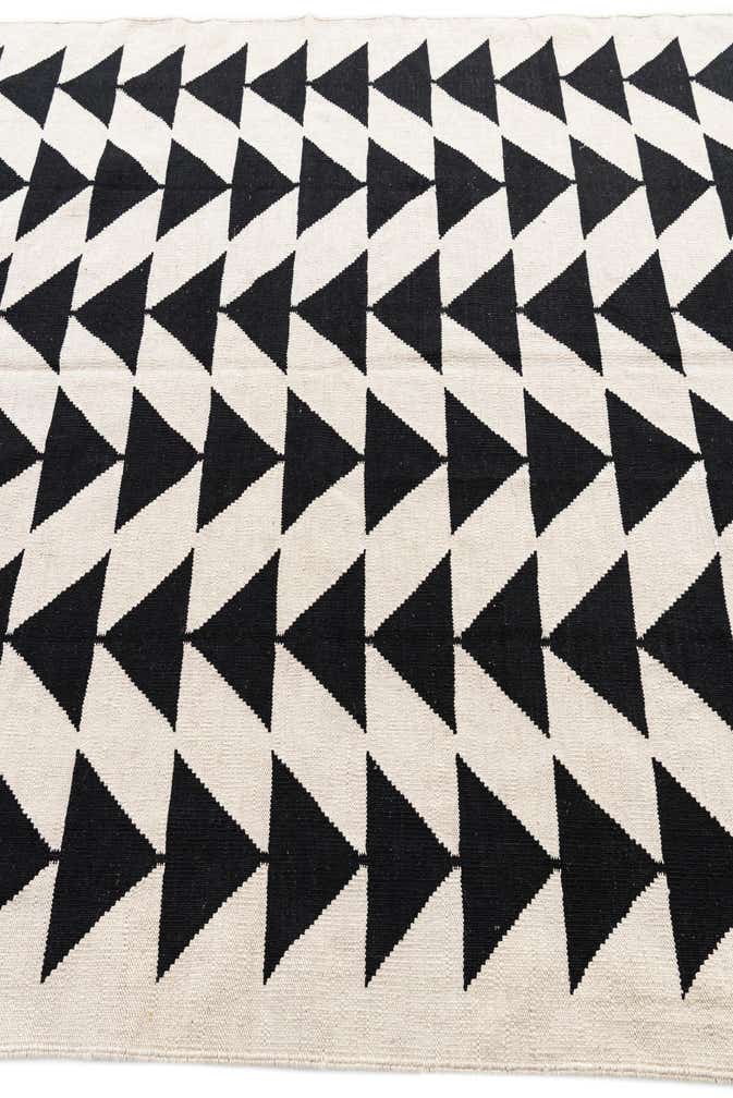 5' 9 x 7' 6 Hand Woven Kilim Modern Wool Rug