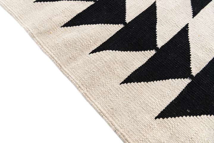 5' 9 x 7' 6 Hand Woven Kilim Modern Wool Rug