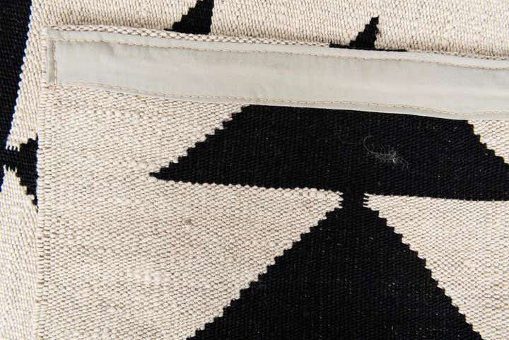 5' 9 x 7' 6 Hand Woven Kilim Modern Wool Rug