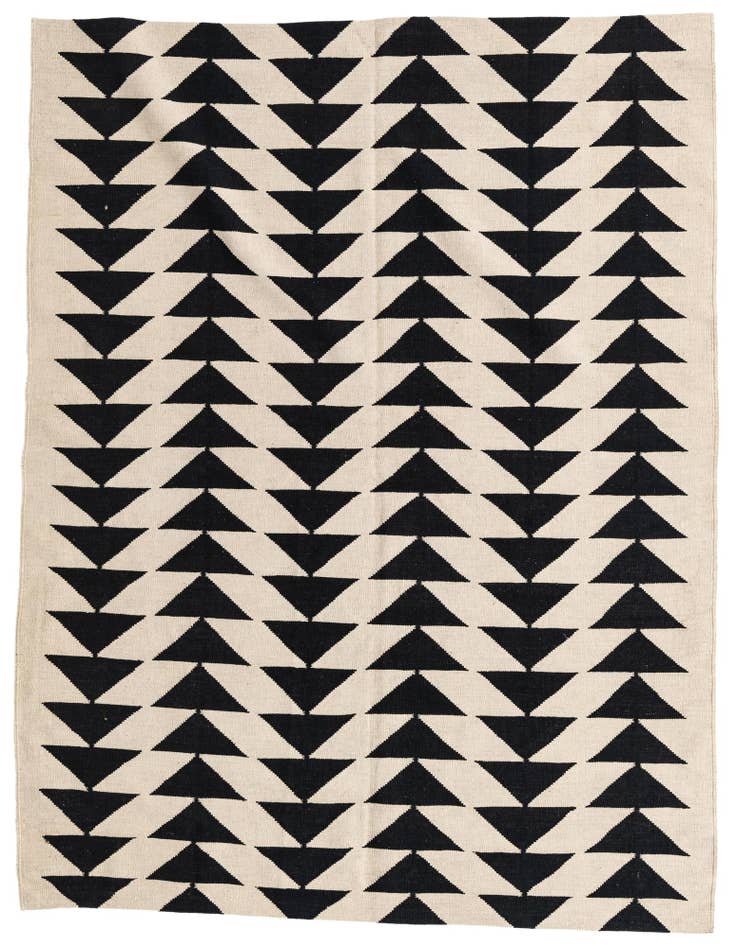 Detail image of 5' 9 x 7' 6 Hand Woven Kilim Modern Wool Rug