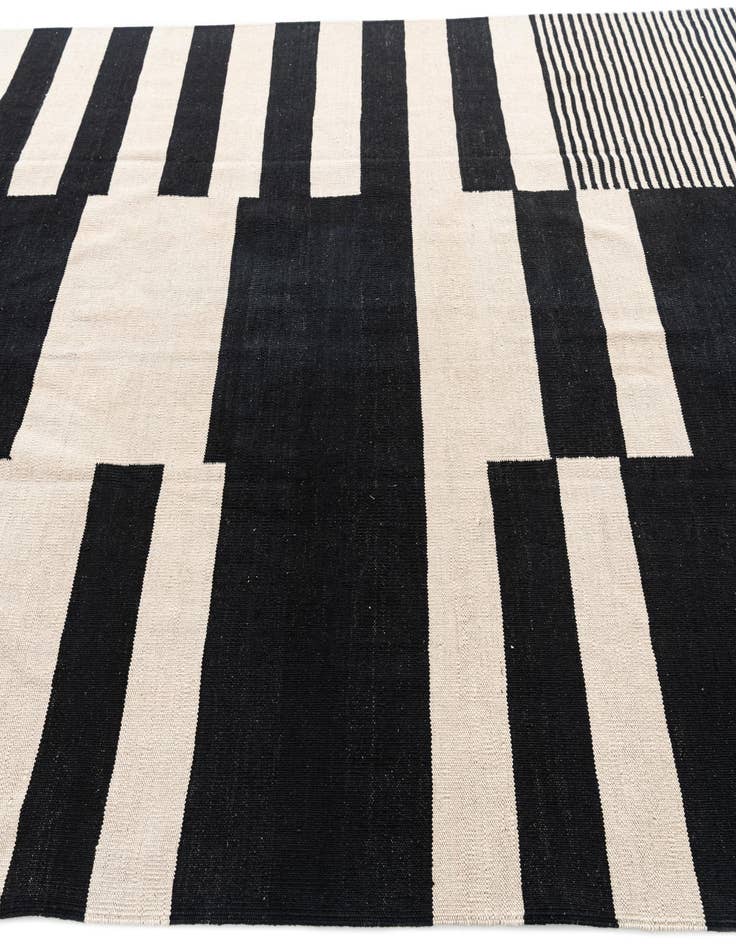 Detail image of 6' 7 x 9' 10  Hand Woven Kilim Modern Wool Rug