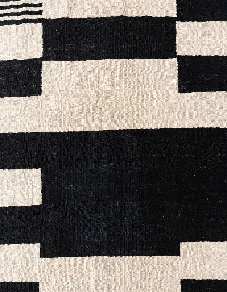 Detail image of 6' 7 x 9' 10  Hand Woven Kilim Modern Wool Rug