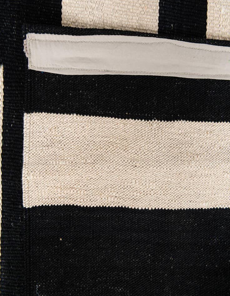 Detail image of 6' 7 x 9' 10  Hand Woven Kilim Modern Wool Rug