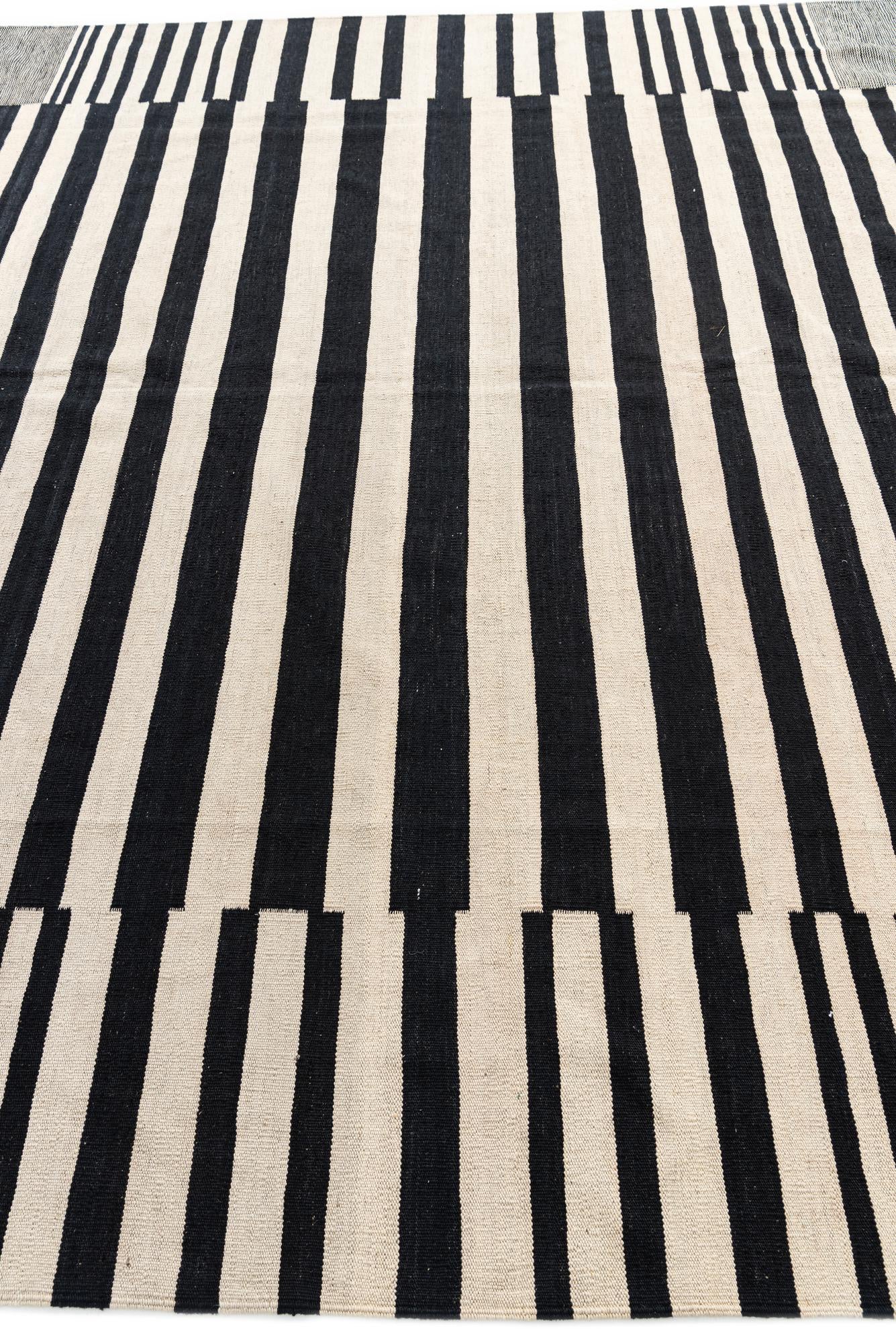8' 6 x 9' 3 Hand Woven Kilim Modern Wool Rug