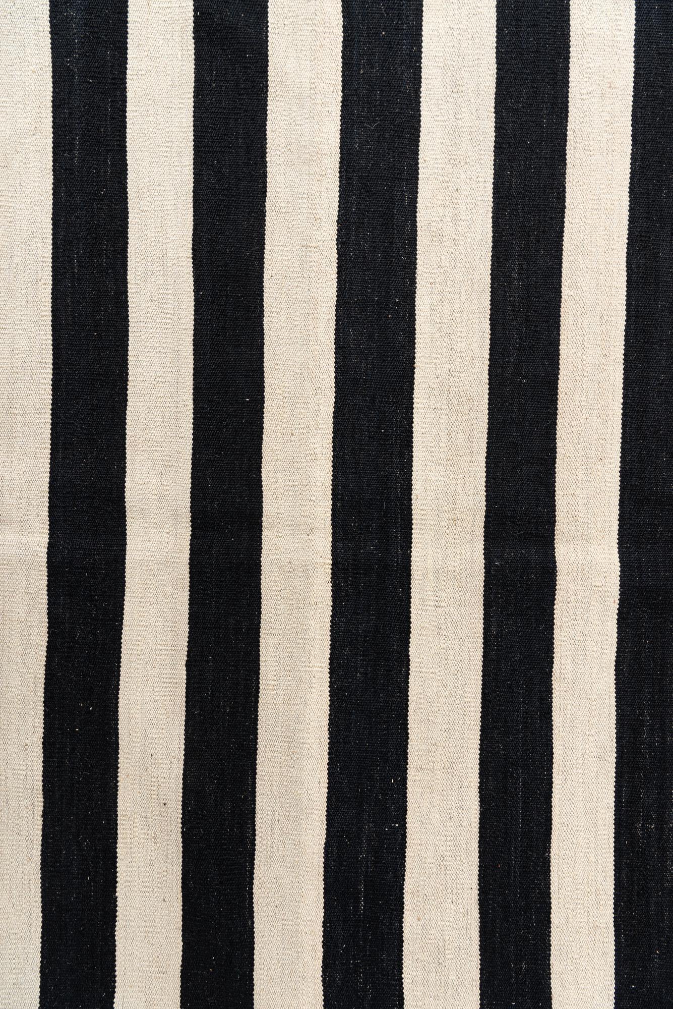 8' 6 x 9' 3 Hand Woven Kilim Modern Wool Rug
