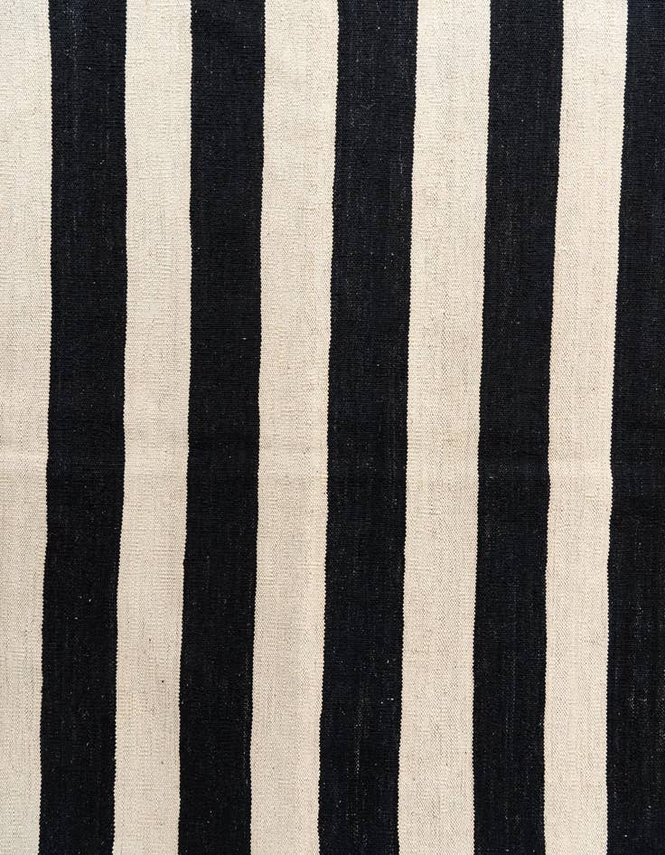 Detail image of 8' 6 x 9' 3  Hand Woven Kilim Modern Wool Rug