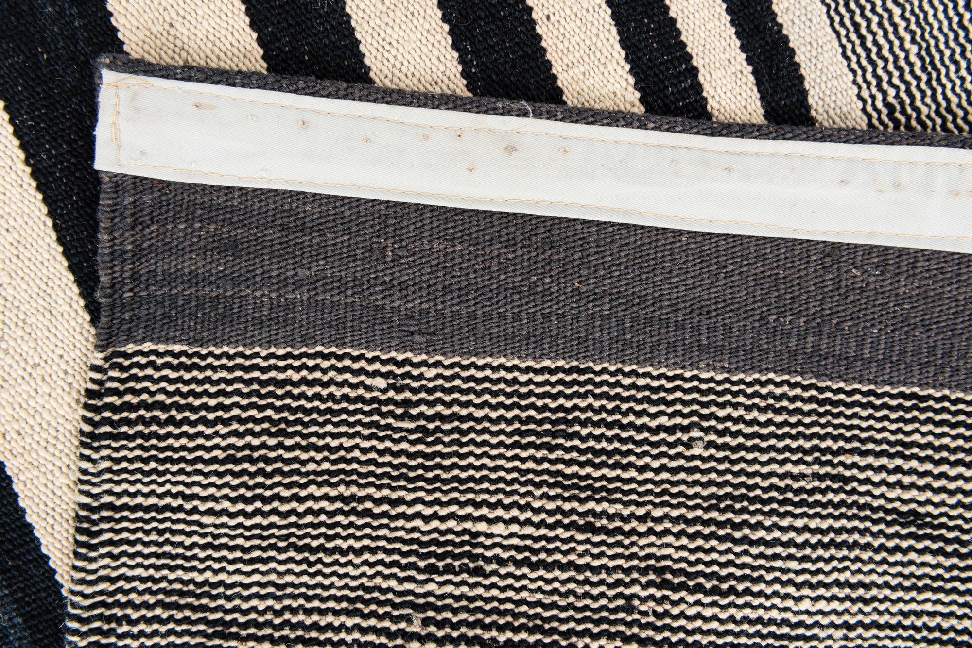 8' 6 x 9' 3 Hand Woven Kilim Modern Wool Rug