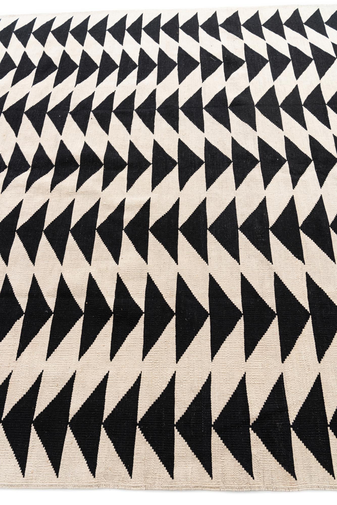 6' 8 x 9' 6 Hand Woven Kilim Modern Wool Rug