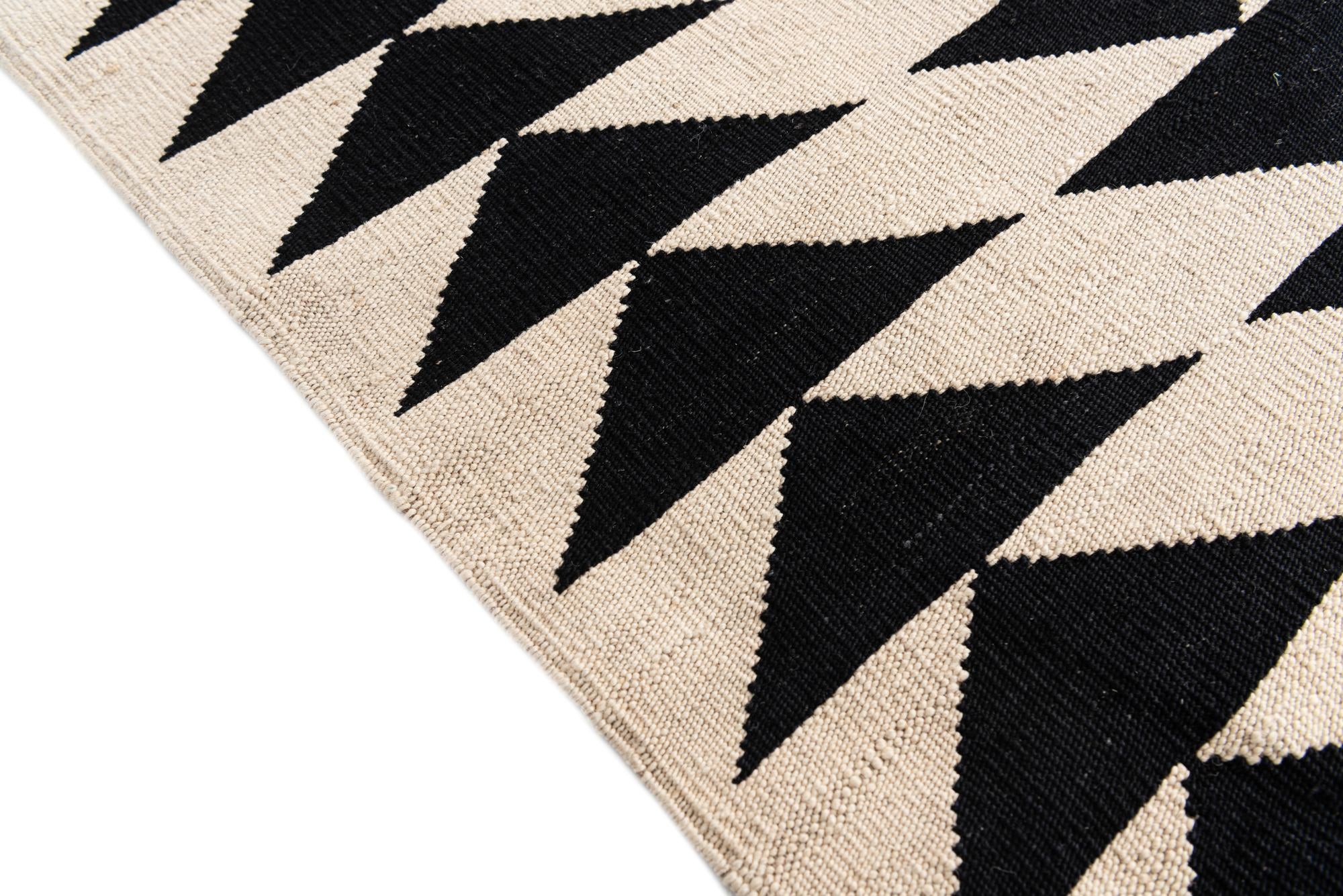 6' 8 x 9' 6 Hand Woven Kilim Modern Wool Rug