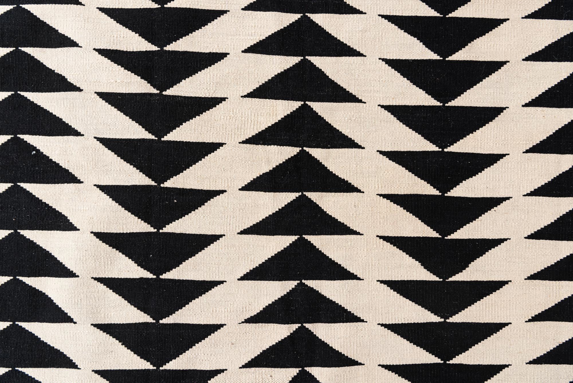 6' 8 x 9' 6 Hand Woven Kilim Modern Wool Rug