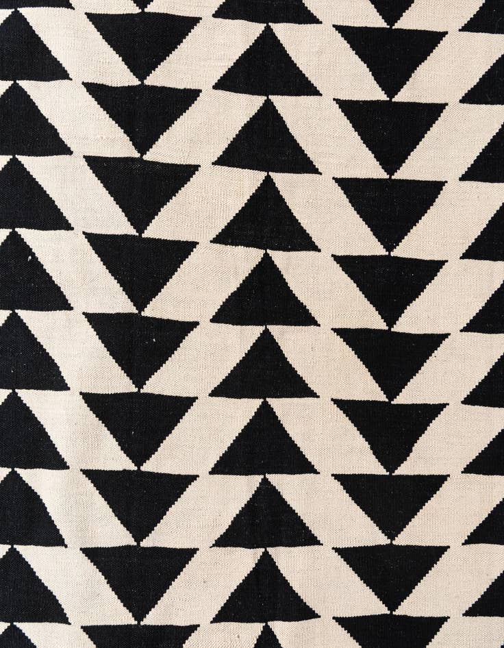 Detail image of 6' 8 x 9' 6  Hand Woven Kilim Modern Wool Rug