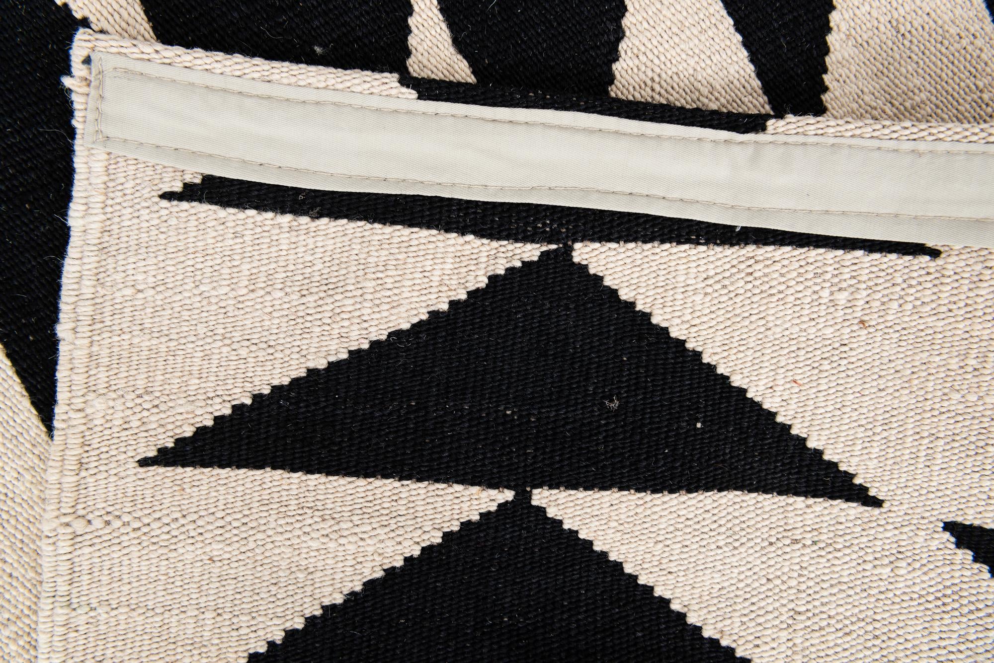 6' 8 x 9' 6 Hand Woven Kilim Modern Wool Rug