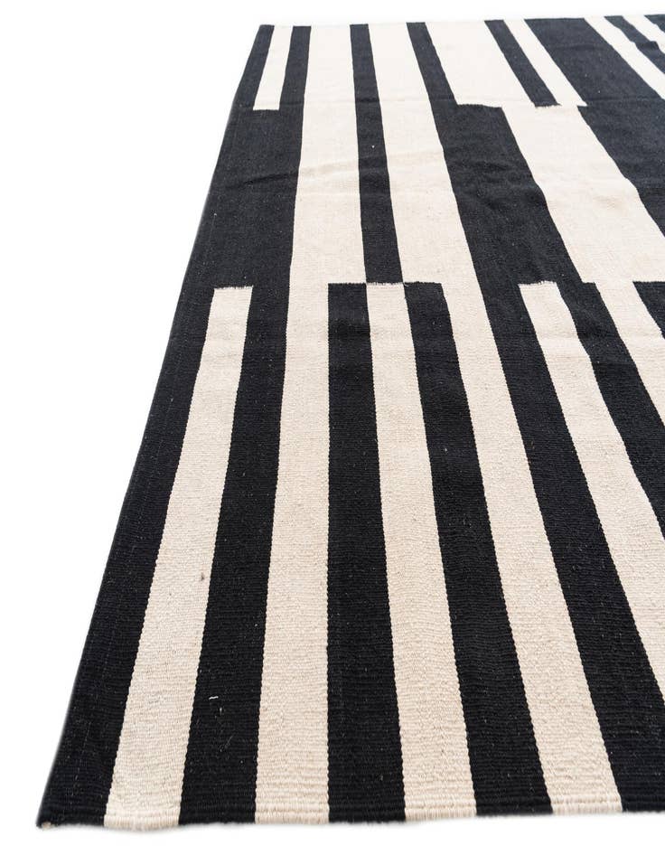 Detail image of 6' 7 x 9' 9  Hand Woven Kilim Modern Wool Rug