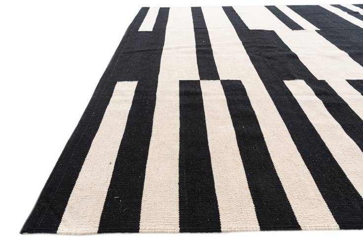 Detail image of 6' 7 x 9' 9 Hand Woven Kilim Modern Wool Rug