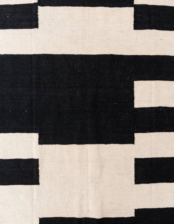 Detail image of 6' 7 x 9' 9  Hand Woven Kilim Modern Wool Rug