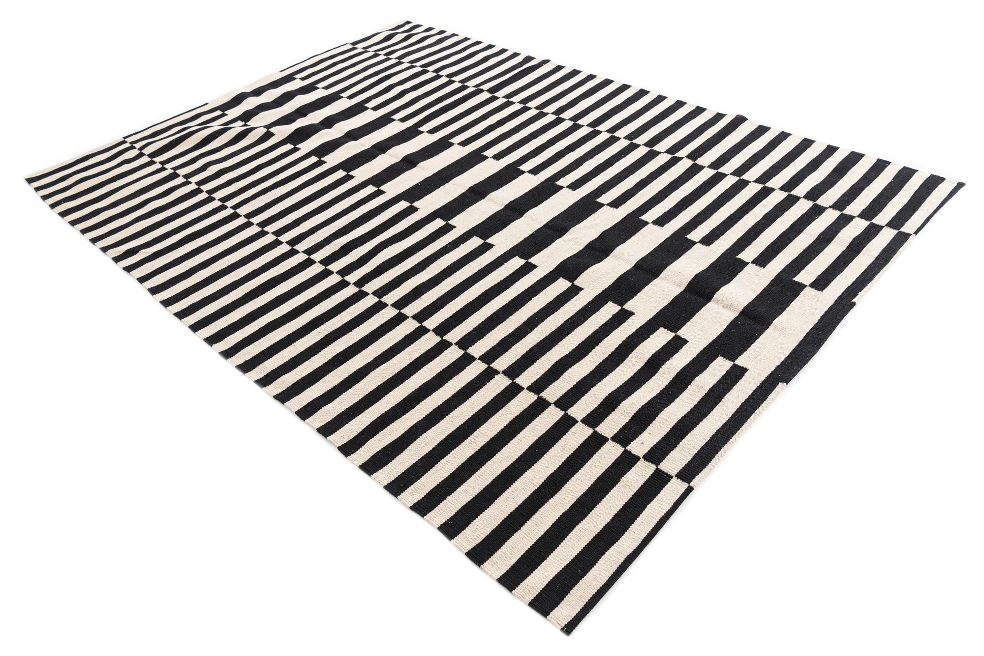 5' 9 x 7' 9 Hand Woven Kilim Modern Wool Rug