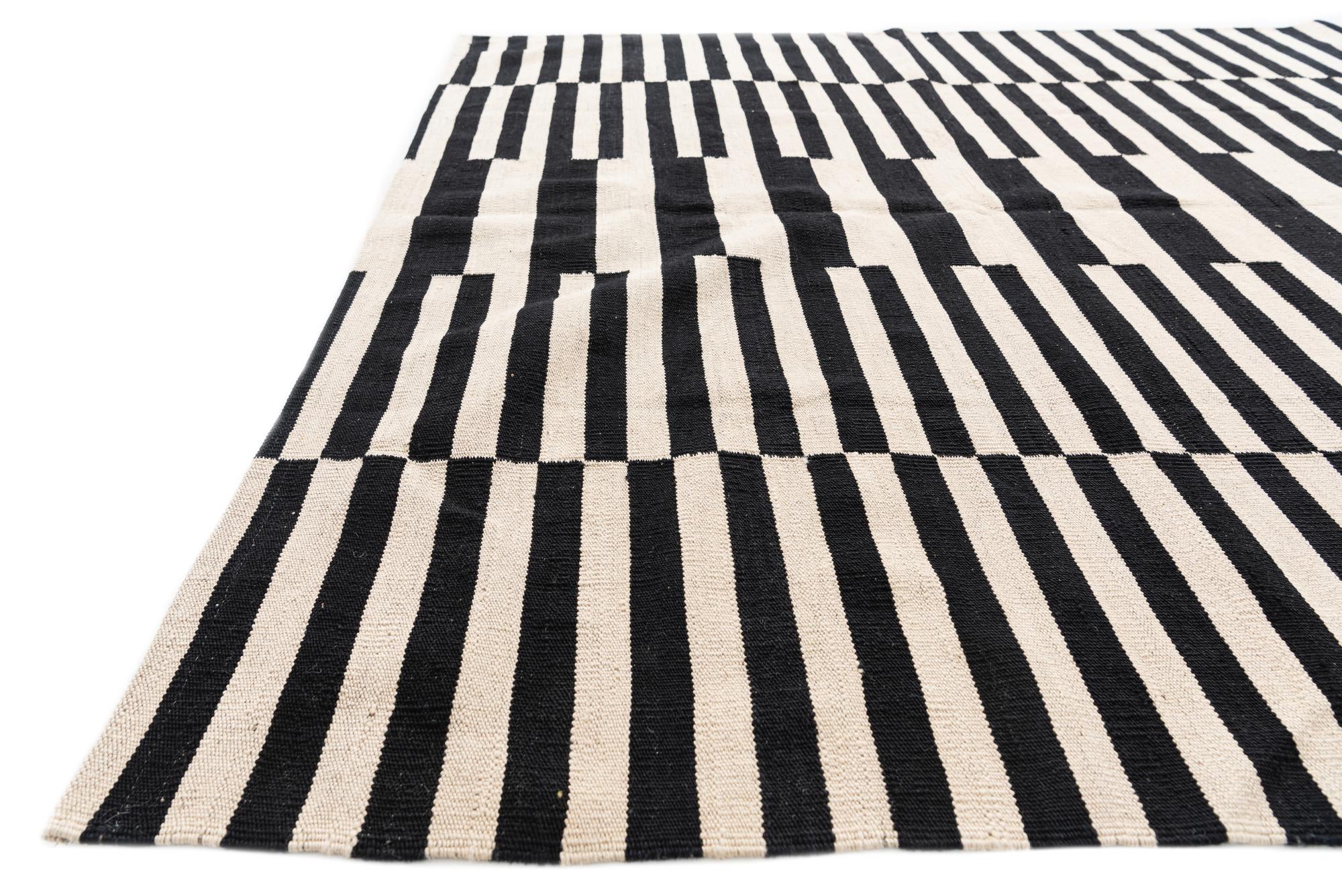 5' 9 x 7' 9 Hand Woven Kilim Modern Wool Rug